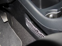 酷威 2013款 2.4L 自动 两驱尊尚版 7座