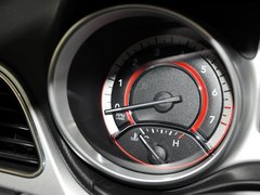 酷威 2013款 2.4L 自动 两驱尊尚版 7座