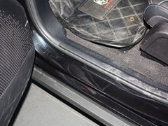 酷威 2013款 2.4L 自动 两驱尊尚版 7座