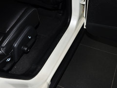 酷威 2013款 3.6L 自动 四驱旗舰版 7座
