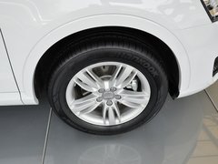 奥迪Q3 2013款 2.0T 35 TFSI quattro舒适型 5座