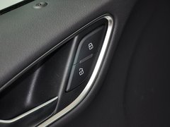 奥迪Q3 2013款 2.0T 35 TFSI quattro舒适型 5座