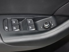奥迪Q3 2013款 2.0T 35 TFSI quattro舒适型 5座