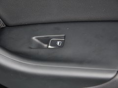 奥迪Q3 2013款 2.0T 35 TFSI quattro舒适型 5座