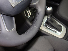 奥迪Q3 2013款 2.0T 35 TFSI 进取型 5座