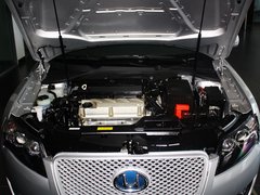 华泰汽车  2.0L 手动 发动机局部特写