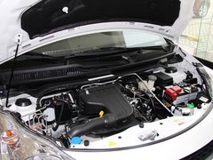 长安铃木  奥拓 1.0L MT 发动机局部特写