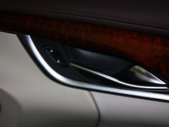 凯迪拉克XTS 2013款 28T 精英型