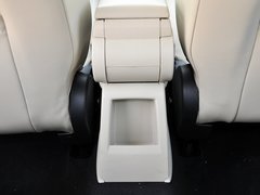 斯柯达  Rapid 1.6L AT 前排座椅中央后方整体