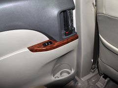 比亚迪M6 2013款 2.4L 手动 豪华型 7座