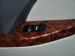比亚迪M6 2013款 2.4L 手动 豪华型 7座