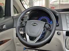 比亚迪M6 2013款 2.4L 手动 豪华型 7座