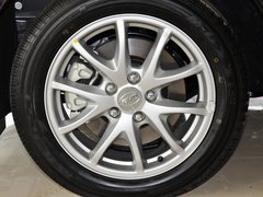 比亚迪M6 2013款 2.4L 手动 豪华型 7座