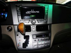 比亚迪M6 2013款 2.4L 自动 豪华型 7座