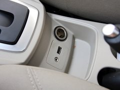嘉年华 2013款 三厢 1.5L 自动 时尚型
