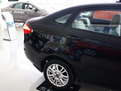 嘉年华 2013款 三厢 1.5L 自动 时尚型