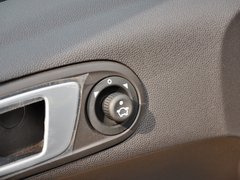 嘉年华 2013款 三厢 1.5L 手动 时尚型