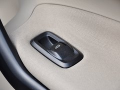 嘉年华 2013款 三厢 1.5L 手动 时尚型