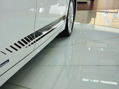雷克萨斯CT 2013款 200h 1.8L CVT 暗夜骑士版