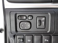 雷克萨斯CT 2013款 200h 1.8L CVT 暗夜骑士版