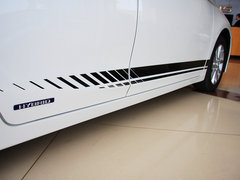 雷克萨斯CT 2013款 200h 1.8L CVT 暗夜骑士版