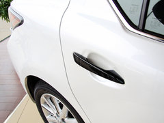 雷克萨斯CT 2013款 200h 1.8L CVT 暗夜骑士版
