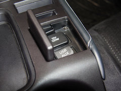 雷克萨斯CT 2013款 200h 1.8L CVT 暗夜骑士版
