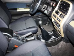 帕拉丁 2013款 2.4L 手动 两驱标准型国V 5座
