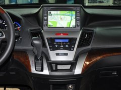 广汽本田  2.4L 自动 中控仪表台总特写