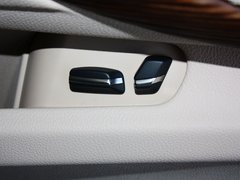 宝马3系 2013款 320Li 2.0T 改款风尚设计套装