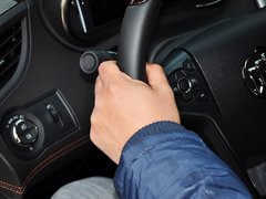 君越 2013款 2.4L SIDI 自动 豪华舒适型