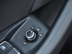 奥迪Q3 2013款 2.0T 35 TFSI 舒适型 5座