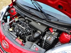 江淮汽车  1.0L 手动 发动机局部特写