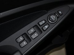 索纳塔八 2013款 2.0L 自动 至尊版