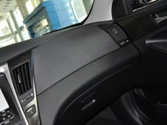 索纳塔八 2013款 2.0L 自动 至尊版