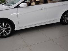 索纳塔八 2013款 2.0L 自动 豪华版