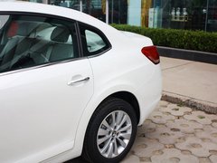 世嘉 2013款 三厢 1.6L 自动 品享型