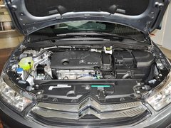东风雪铁龙  三厢 1.6L 自动 发动机局部特写