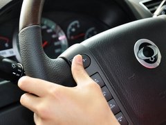 雷斯特W 2014款 2.7T 自动 四驱豪华导航版 5座