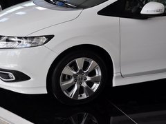 杰德 2013款 1.8L 自动 舒适型 5座