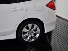 杰德 2013款 1.8L 自动 舒适型 5座