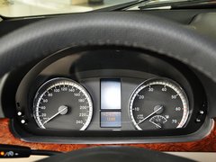 福建奔驰  3.0L 自动 方向盘后方仪表盘