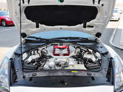 日产GT-R 2014款 3.8T DCT Premium Edition 棕红内饰