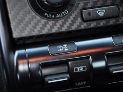 日产GT-R 2014款 3.8T DCT Premium Edition 棕红内饰