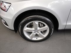 奥迪Q5 2013款 40 TFSI quattro 舒适型 5座