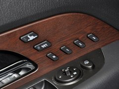 雷斯特W 2014款 2.0T 自动 四驱豪华导航版 5座