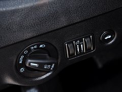 300C 2013款 3.6L 自动 S锋尚版