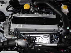 北京汽车(绅宝)  2.0T 自动 发动机主体特写