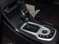 北京汽车(绅宝)  2.0T 自动 挂档把手特写