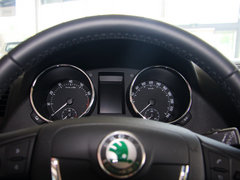 斯柯达(进口) 1.8T DCT 方向盘后方仪表盘